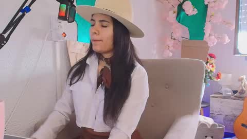 Snapshot of antofoxwbc chatting on 09/13/25, 09:09 Anto online show from 09/13/25, 09:09