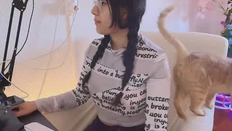 Snapshot of antofoxwbc chatting on 09/17/25, 09:33 Anto online show from 09/17/25, 09:33