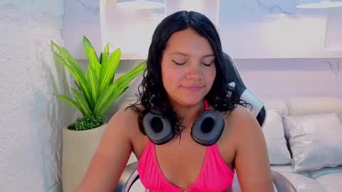 Antonela online show from 09/25/25, 05:27