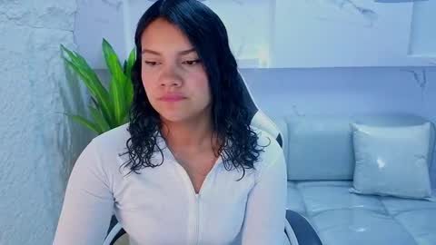 Antonela online show from 09/29/25, 12:43