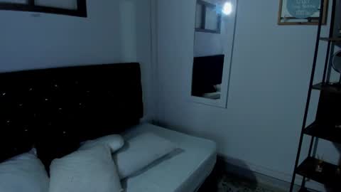Antonela online show from 02/10/25, 02:41