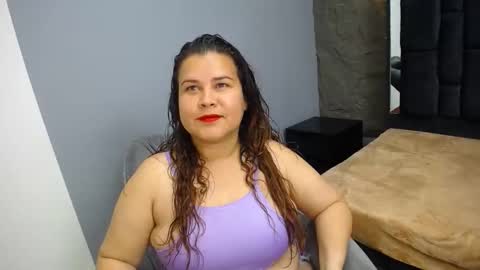 Snapshot of antonelalovecf chatting on 11/15/25, 03:52 antonelalovecf online show from 11/15/25, 03:52