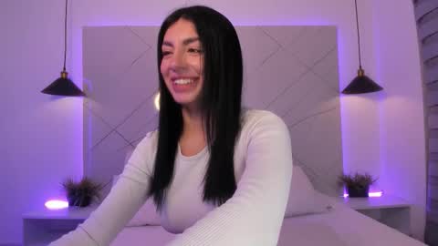 Snapshot of antonella__rouse chatting on 03/17/26, 12:04 Antonella online show from 03/17/26, 12:04