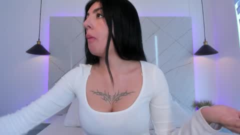 Snapshot of antonella__rouse chatting on 04/10/26, 07:40 Antonella online show from 04/10/26, 07:40