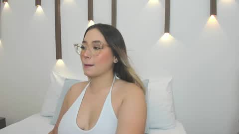 A N T O N E L L A  online show from 02/06/25, 12:05