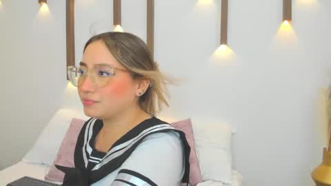 A N T O N E L L A  online show from 02/13/25, 06:05
