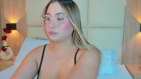 A N T O N E L L A  online show from 06/06/26, 12:21