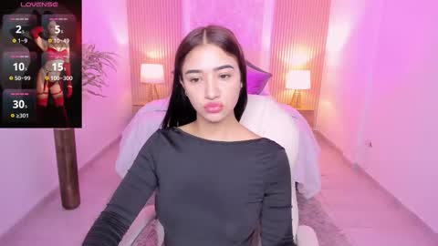 Snapshot of antonella_grayy chatting on 09/24/25, 11:02  Antonella Grayy  online show from 09/24/25, 11:02