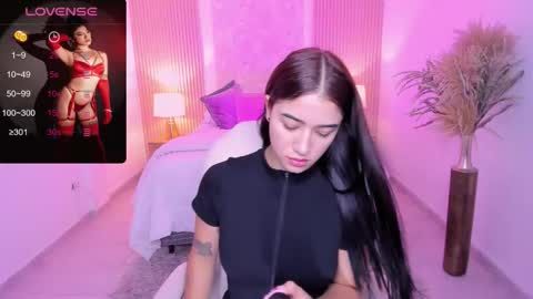 Snapshot of antonella_grayy chatting on 09/25/25, 11:03  Antonella Grayy  online show from 09/25/25, 11:03