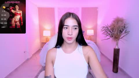 Snapshot of antonella_grayy chatting on 09/29/25, 11:04  Antonella Grayy  online show from 09/29/25, 11:04