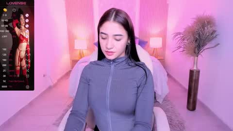 Snapshot of antonella_grayy chatting on 10/07/25, 11:07  Antonella Grayy  online show from 10/07/25, 11:07