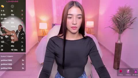 Snapshot of antonella_grayy chatting on 12/17/25, 11:05 Antonella Grayy online show from 12/17/25, 11:05