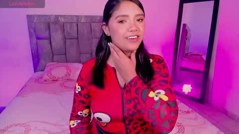 Snapshot of antonella_hot_x chatting on 02/14/26, 12:07 Antonella online show from 02/14/26, 12:07
