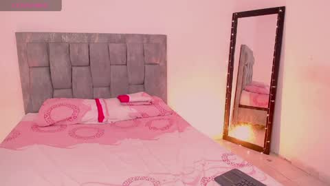 Snapshot of antonella_hot_x chatting on 03/12/26, 11:33 Antonella online show from 03/12/26, 11:33