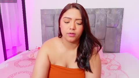 Snapshot of antonella_hot_x chatting on 08/06/26, 01:07 Antonella online show from 08/06/26, 01:07