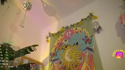 Snapshot of antonella_maitt chatting on 11/09/25, 03:49 Nell. online show from 11/09/25, 03:49