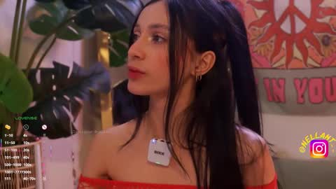 Snapshot of antonella_maitt chatting on 02/13/26, 07:43 Nell. online show from 02/13/26, 07:43