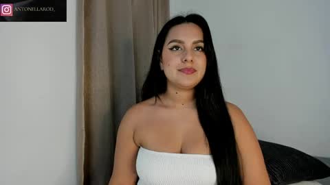 Snapshot of antonella_rod chatting on 04/23/26, 08:11 antonella_rod online show from 04/23/26, 08:11