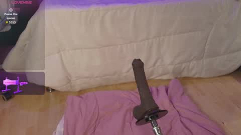 Snapshot of antonellagarcia0 chatting on 10/30/25, 03:30 Antonella online show from 10/30/25, 03:30