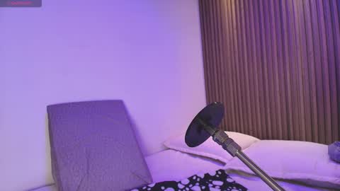 Snapshot of antonellagarcia0 chatting on 11/11/25, 03:28 Antonella online show from 11/11/25, 03:28