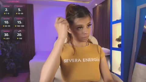 Snapshot of antonellagarcia0 chatting on 11/19/25, 03:28 Antonella online show from 11/19/25, 03:28