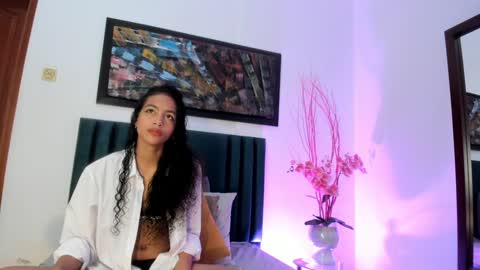 AntonellaHall  online show from 01/17/25, 11:49