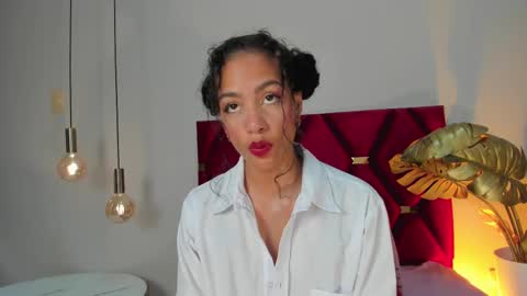 AntonellaHall  online show from 03/08/25, 12:20