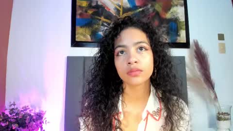 Snapshot of antonellahall_ chatting on 09/29/25, 11:59 AntonellaHall online show from 09/29/25, 11:59