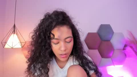 Snapshot of antonellahall_ chatting on 10/24/25, 12:01 AntonellaHall online show from 10/24/25, 12:01