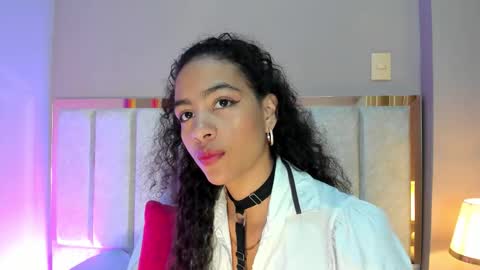 Snapshot of antonellahall_ chatting on 11/14/25, 11:42 AntonellaHall online show from 11/14/25, 11:42