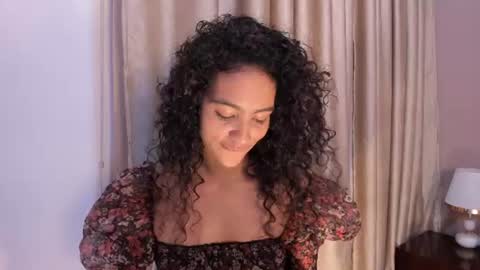Snapshot of antonellahall_ chatting on 06/12/26, 01:04 AntonellaHall online show from 06/12/26, 01:04