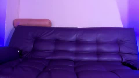 Antonellajohnston online show from 10/09/25, 05:11