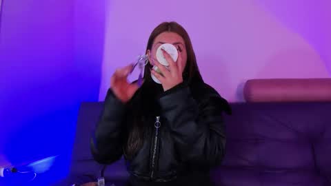 Antonellajohnston online show from 10/23/25, 12:04