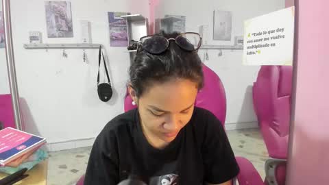 Snapshot of antonellakling_ chatting on 02/11/26, 11:26 ANTONELLA online show from 02/11/26, 11:26