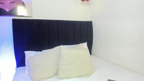 antonellariva_ online show from 10/14/25, 09:04