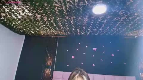 A N T O N E L L A online show from 10/03/25, 12:02