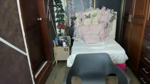 A N T O N E L L A online show from 10/17/25, 01:03