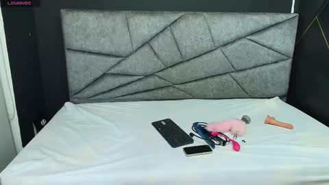 A N T O N E L L A online show from 10/24/25, 07:43