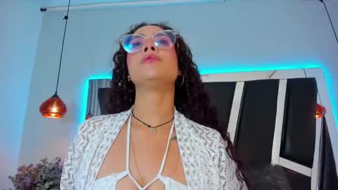 A N T O N E L L E  online show from 12/21/24, 11:22