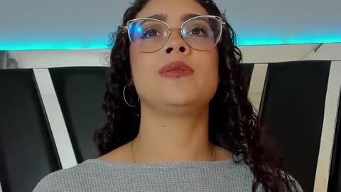 A N T O N E L L E  online show from 12/28/24, 11:19