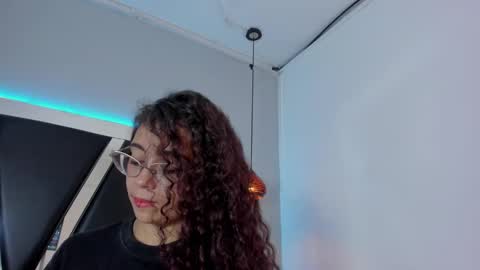 A N T O N E L L E  online show from 01/10/25, 02:34