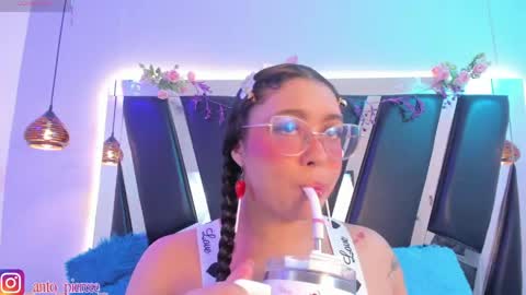 A N T O N E L L E  online show from 05/14/26, 11:28