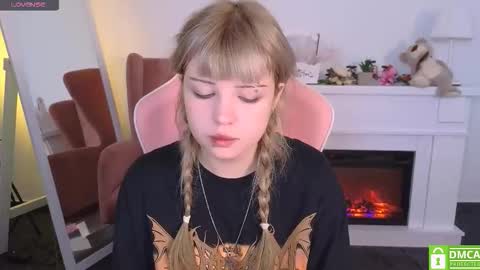 Snapshot of antonia_ferrero chatting on 10/11/25, 09:08 antonia_ferrero online show from 10/11/25, 09:08