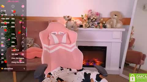 Snapshot of antonia_ferrero chatting on 11/12/25, 07:09 antonia_ferrero online show from 11/12/25, 07:09