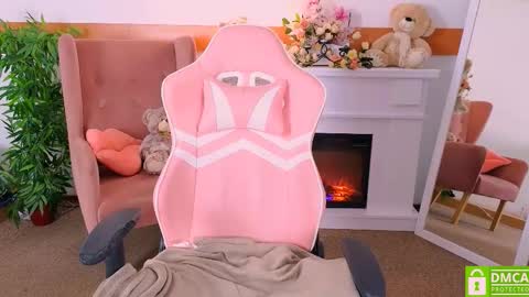 Snapshot of antonia_ferrero chatting on 11/14/25, 12:15 antonia_ferrero online show from 11/14/25, 12:15