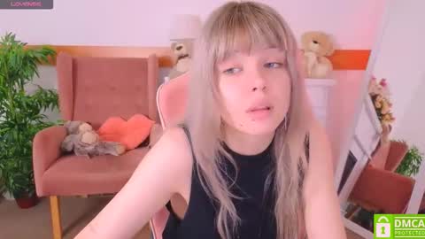 Snapshot of antonia_ferrero chatting on 11/23/25, 07:30 antonia_ferrero online show from 11/23/25, 07:30