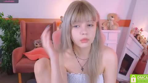 Snapshot of antonia_ferrero chatting on 11/27/25, 06:48 antonia_ferrero online show from 11/27/25, 06:48