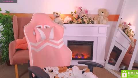 Snapshot of antonia_ferrero chatting on 11/29/25, 09:01 antonia_ferrero online show from 11/29/25, 09:01