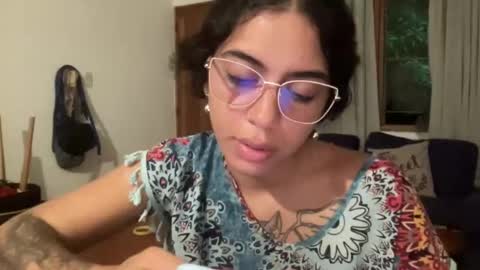 Snapshot of antoniabloom chatting on 01/04/25, 04:23 Antonia online show from 01/04/25, 04:23