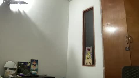 Snapshot of antoniabloom chatting on 02/02/25, 01:23 Antonia online show from 02/02/25, 01:23